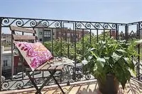 Happy People Sagrada Familia Apartment